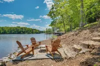 Lakefront Vacation Rental w/ Views & Hot Tub! - Wifi