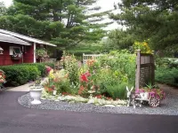Super Clean, Fully-Equipped Private Suite 1 Mile from Acadia