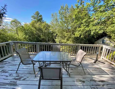 Come in & cozy up in beautiful lodge in Waterville Valley.