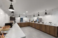 Hawthorn Extended Stay by Wyndham Springdale - breakfast
