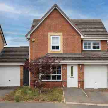 Charming 3-bedroom house in lovely Coventry with WiFi Hotel Exterior
