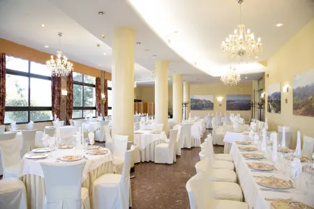 Hotel Cosmopol Отели в г. Ларедо