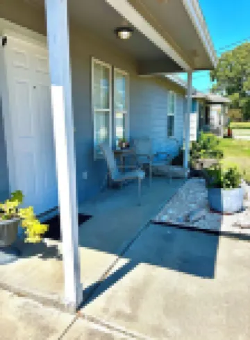 PRIME LOCATION IMMACULATE COZY GETAWAY MINUTES FROM BEACH &DOWNTOWN