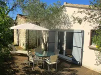 In Uzès, 93m² airco+private terrace, sw.-pool 9X9, WIFI, huge garden, very quiet