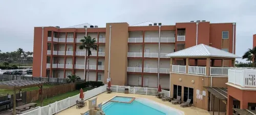 La Isla F102 Condo
