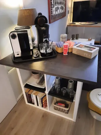 Spacious, cozy, neat room in Arnhem Отели в г. Арнем