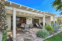 Desert Paradise Retreat Awaits on Golf Course with Sunset & Mountain Views