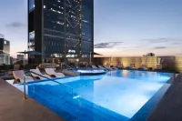 Hilton Guadalajara Midtown - สระว่ายน้ำบนดาดฟ้า