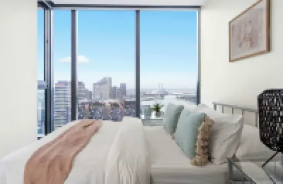 Southern Cross Gem: Modern Home with Harbour Views