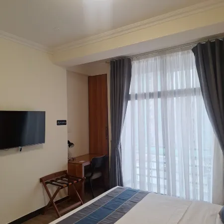 Point Central Hotel