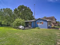 Historic Disney Home w/ Grill, Walk to Lake! Hoteles en Condado de Mayes