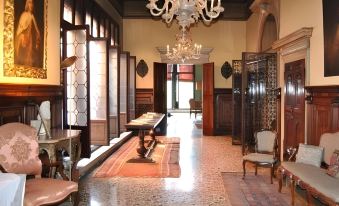 Palazzetto Pisani Grand Canal