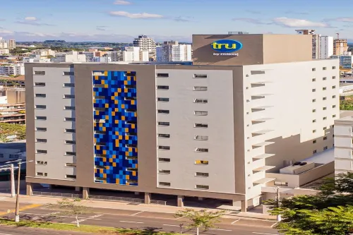 Tru by Hilton Chapeco - Parking