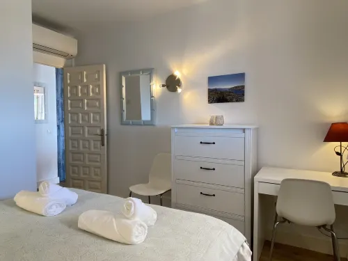 Apartment in Nerja with Sea Views & Pool - شقق
