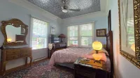 1920s Phoenicia Bungalow w/ Vintage Furnishings, Sauna, Fireplace, & Fenced Yard Hotels in Phoenicia