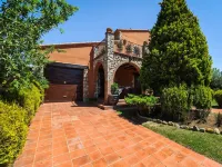 Peralada Home with Private Pool Hoteles en Perelada