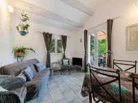 Modern holiday home with private pool Hotels in Lambesc