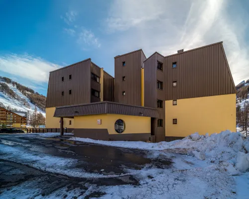 Studio in Allos with Stunning Mountain Views Hotels in Barcelonnette