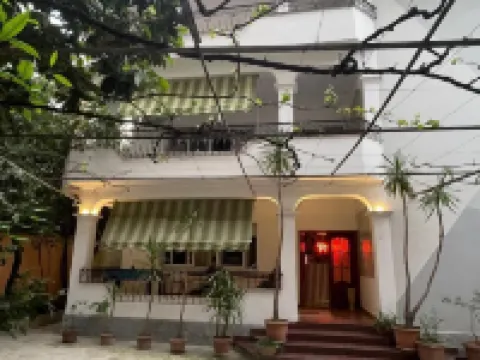 Mandarine Hostel Hotels near Checkpoint