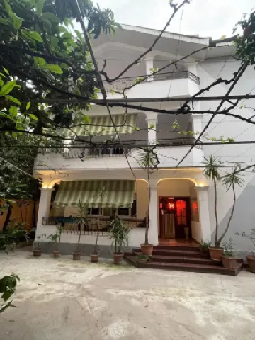 Mandarine Hostel Hotel di Tirana