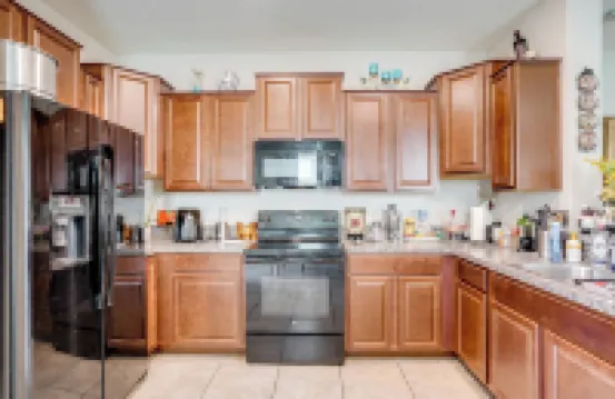 4 Mi to Brandon Exchange: Resort-style Townhome!