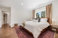 Carlton Crush Pad ~ Where Your Wine Country Getaway Comes to Life Hotels in Carlton