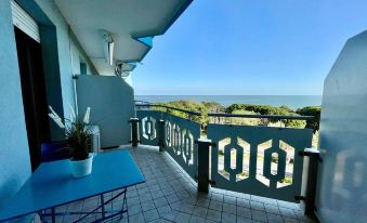Beachfront Flat with Sea View