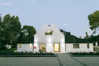 30 on Whites Guesthouse Hotels in 