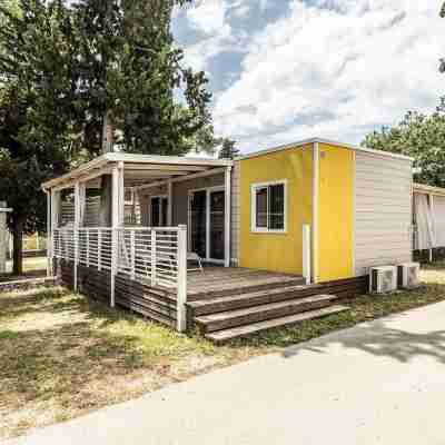 Zaton Holiday Resort Mobile Homes Hotel Exterior