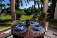 Beautiful  2 Bdrs. Casa Angelica, Pool & Beach Wi-Fi, Sleeps 6