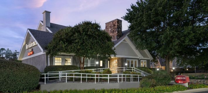 Residence Inn Atlanta Cumberland/Galleria Ξενοδοχεία στην πόλη Cobb County