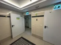 Luxury Beach Condo Netanya- 5 Minutes walk to Kikar, across from Beach Elevator