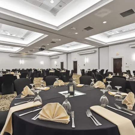 DoubleTree by Hilton Hotel Columbus