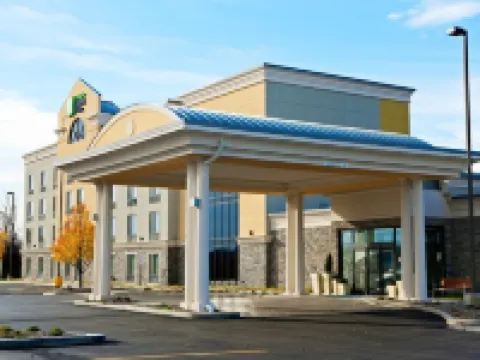 Holiday Inn Express & Suites BATAVIA - DARIEN LAKE by IHG Hotels in Genesee County