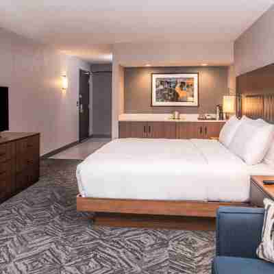 DoubleTree by Hilton Lafayette East Rooms