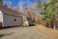 1 Mi to Mt Snow: 'Luna Stella' Home w/ Fireplace - 3-Star