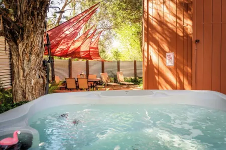 Sedona. Hot Tub, Outdoor Shower, New Sauna. Newly Renovated August 2025!
