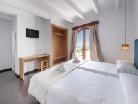 Castell de Lô Hotels in Cala en Porter