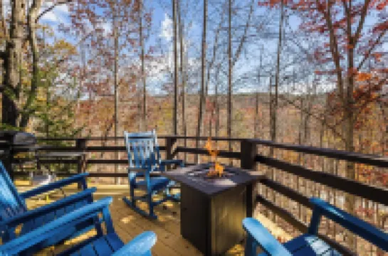 Eagle's Nest A-Frame Cabin Mountain Retreat with EV Charger @ Massanutten Resort