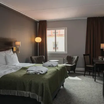 Home Hotel Uman Отели рядом с Аэропорт Умео