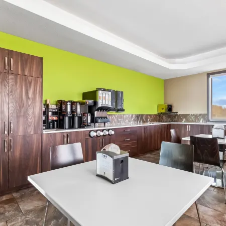 Super 8 by Wyndham Prince Albert
