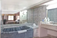 Travelodge by Wyndham Whittier Hotels in Whittier