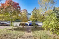 Heart of St Louis! Walkable Soulard Apt w/ Loft - Condos