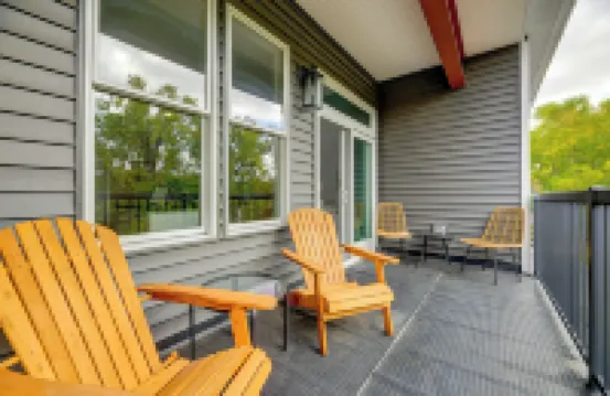 Luxurious 'litfin Loft' - Walk to Main St Akron