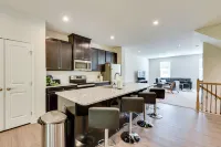 Room to Work + Relax! Spacious Unit Near Charlotte - 3 estrellas