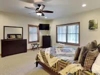 Bear Foot Cove - 3-Star