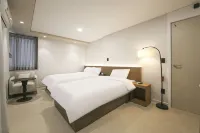 Samcheok Hotel Heritage - Motels
