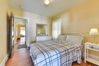 Buffalo Vacation Rental ~ 8 Mi from Canalside! - parking
