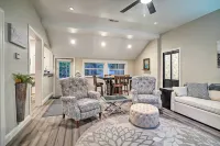 California Cottage < 4 Mi to Redwood Hiking Trails