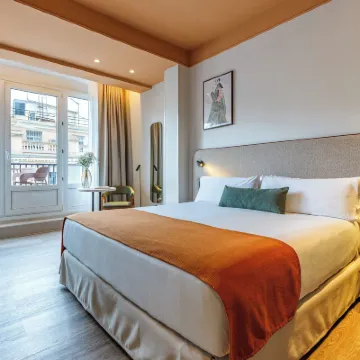 Petit Palace Puerta del Sol Hotels near Sol Metro Station